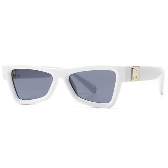 Rectangular Winged Sunglasses - Picture 1 of 4